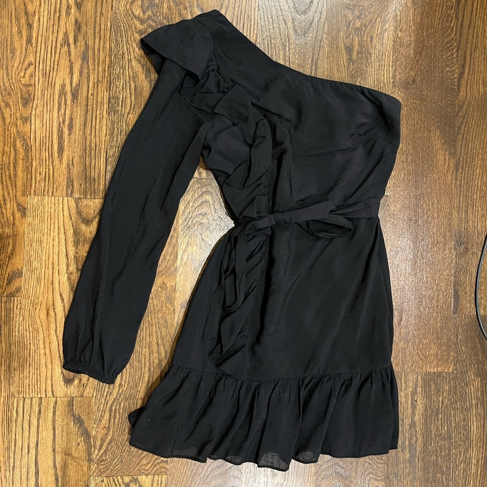 One shoulder dress
